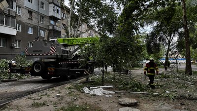 Фоторепортаж: наслідки дронової атаки по Миколаєву Фоторепортаж: наслідки дронової атаки по Миколаєву