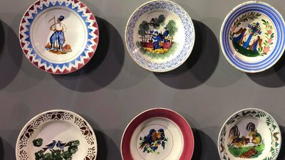 Понад півтисячі екземплярів. У Львівському музеї зберігають колекцію фаянсових тарілок Понад півтисячі екземплярів. У Львівському музеї зберігають колекцію фаянсових тарілок