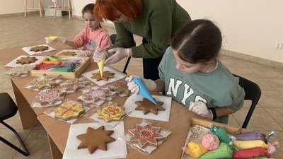 У Закарпатському музеї народної архітектури та побуту проводять майстер-клас з розпису пряників