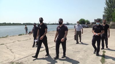 Херсонцям двічі на тиждень нагадують, що набережні міста - не для купання Херсонцям двічі на тиждень нагадують, що набережні міста - не для купання
