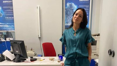 "Подумала, що це жарт": керівниця відділення банку у Києві розповіла про спілкування з нападником