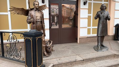 У Полтаві презентували скульптуру Сковороди замість Пушкіна