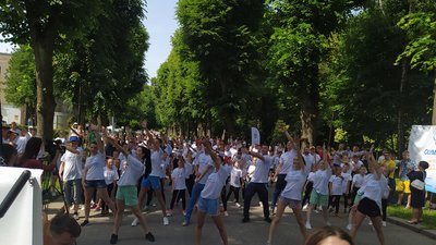 Зарядка та конкурси. У Львові влаштували Олімпійський день