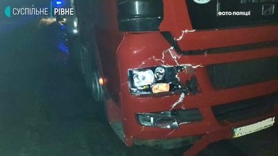 На трасі Київ-Чоп вантажівка збила людину На трасі Київ-Чоп вантажівка збила людину