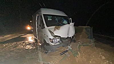 У Сумах сталася аварія: водій наїхав на габіон