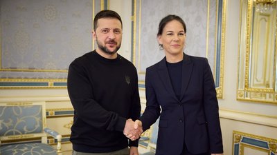 Зеленський зустрівся з главою МЗС Німеччини Бербок й обговорив постачання озброєнь Україні
