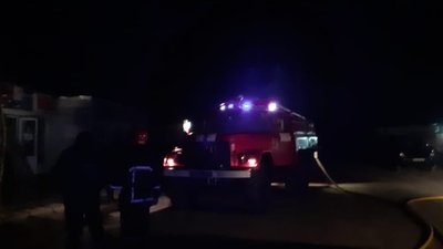 На Прикарпатті горіли два магазини На Прикарпатті горіли два магазини