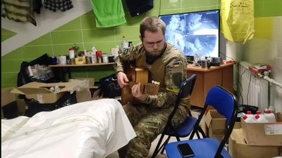 “Важко приймати поранених цивільних” – санітар медроти 24 ОМБ Андрій Полухін “Важко приймати поранених цивільних” – санітар медроти 24 ОМБ Андрій Полухін
