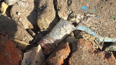 У Житомирі викинули на дорогу будівельне сміття — муніципальні інспектори встановлюють причетних У Житомирі викинули на дорогу будівельне сміття — муніципальні інспектори встановлюють причетних
