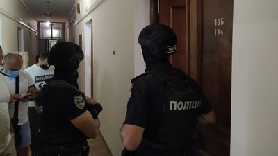 У Миколаївській міськраді розпочали обшуки