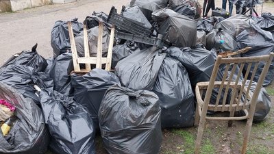 Майже 80 пакетів побутового сміття зібрали на толоці у Сумах Майже 80 пакетів побутового сміття зібрали на толоці у Сумах