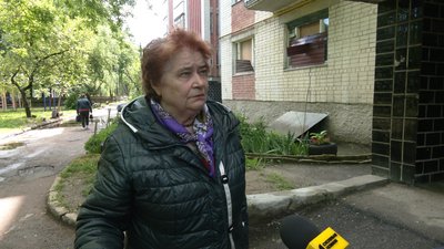Сусідка Ольга розповідає про конфлікти між дочкою і батьком, якого дівчина застрелила у Чернігові Сусідка Ольга розповідає про конфлікти між дочкою і батьком, якого дівчина застрелила у Чернігові
