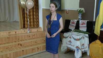 Випускниця з Маріуполя отримала "золоту" медаль у Луцьку Випускниця з Маріуполя отримала "золоту" медаль у Луцьку