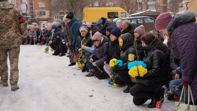 "Казав, що треба йти і захищати Україну". У Сумах попрощалися з солдатом Юрієм Каблюком "Казав, що треба йти і захищати Україну". У Сумах попрощалися з солдатом Юрієм Каблюком