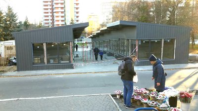 Кіоски в сквері навпроти автовокзалу Кіоски в сквері навпроти автовокзалу