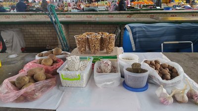 Скільки вартують продукти для борщу на ринку в Хмельницькому