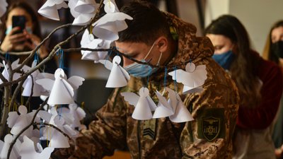 Ангели пам'яті. В Одесі вшанували Героїв Небесної Сотні — ФОТО Ангели пам'яті. В Одесі вшанували Героїв Небесної Сотні — ФОТО