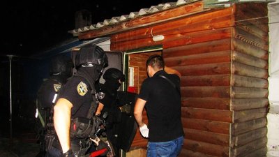 У Чернігові поліція затримала підозрюваного у спробі зґвалтування малолітньої дівчинки