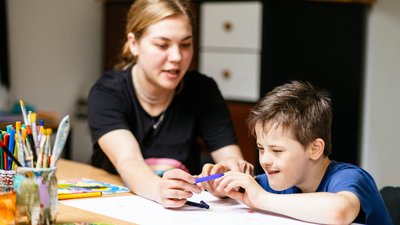 Заняття фахівця з дитиною