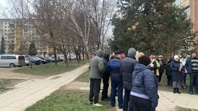 В Ужгороді мешканці будинку по вулиці Бестужева готують докумонти для користування прибудинкової території В Ужгороді мешканці будинку по вулиці Бестужева готують докумонти для користування прибудинкової території
