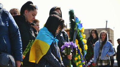 "Ми молили Бога до останнього": на Одещині простилися із загиблими військовослужбовцями. ФОТО