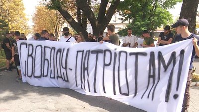 У Дніпрі провели акцію "Захист країни – не злочин"
