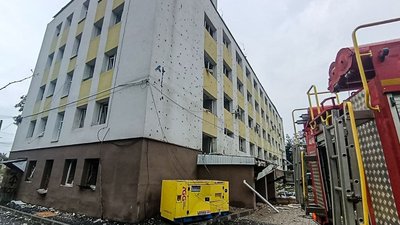 пошкоджена будівля