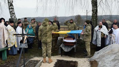 На Тернопільщині попрощалися із загиблими військовослужбовцями На Тернопільщині попрощалися із загиблими військовослужбовцями