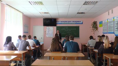 Миколаївські школярі повернулися за парти після дистанційного навчання