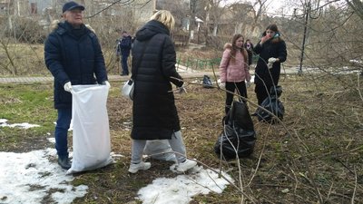 Майже 100 лучан прийшли на екотолоку з прибирання прибережної зони Сапалаївки