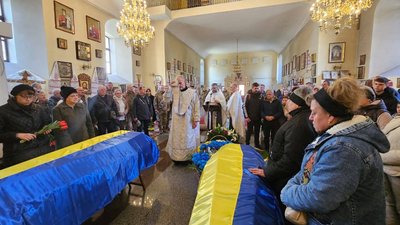 Ігор Піхуля та Іван Колодій. Прощання у полтавському храмі