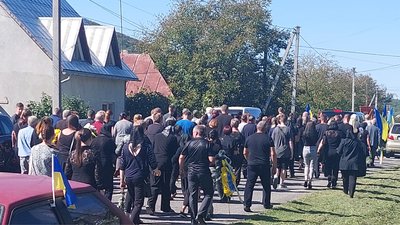 Прощання з полеглим на війні Степаном Олейником Прощання з полеглим на війні Степаном Олейником