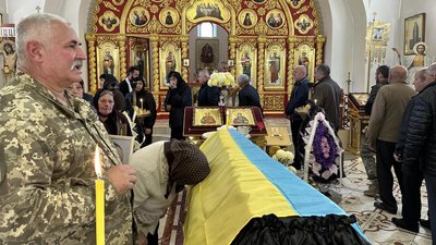 На Закарпатті попрощалися з полеглим захисником Юрієм Бобалем
