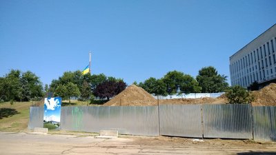 У Херсоні будують найвищий флагшток в області: чому призупинили роботи