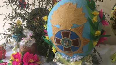 Півметрові писанки виготовили строковики вінницької військової частини Півметрові писанки виготовили строковики вінницької військової частини