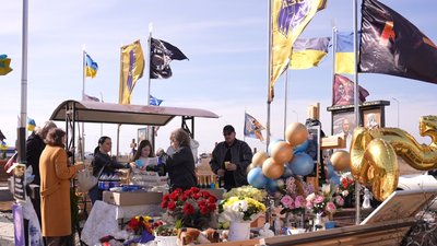 Навіки 21: до Дня народження Назарія Гринцевича рідні та друзі прийшли до його могили Навіки 21: до Дня народження Назарія Гринцевича рідні та друзі прийшли до його могили