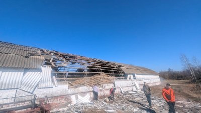 Зерно на Чернігівщині: пошкоджене зерносховище внаслідок влучання російського БпЛА