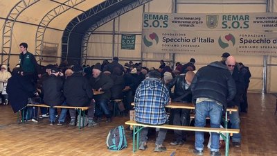 Купол благодійної організації Remar S.O.S планують прибрати з Соборної площі Чернівців у квітні Купол благодійної організації Remar S.O.S планують прибрати з Соборної площі Чернівців у квітні