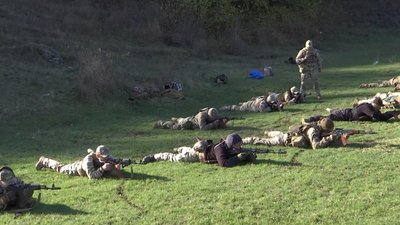 “Навчатися постійно, аби щоразу перевершувати ворога на полі бою”: як у Запоріжжі працює центр стрілецької підготовки “Навчатися постійно, аби щоразу перевершувати ворога на полі бою”: як у Запоріжжі працює центр стрілецької підготовки