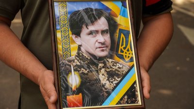 В Ужгороді попрощалися із загиблим військовим Олексієм Журавльовим