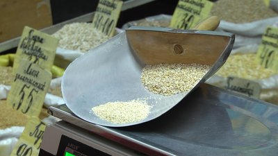 "Вартість б'є по гаманцю". Яка ціна круп на ринках Хмельницького та від чого вона залежить