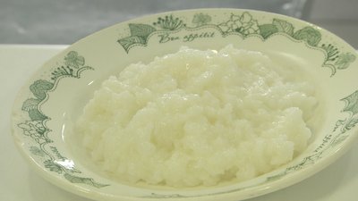 На Житомирщині учні гімназії відмовляються харчуватися в їдальні На Житомирщині учні гімназії відмовляються харчуватися в їдальні