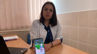 Ольга Мудра показує фото трирічного сина Ольга Мудра показує фото трирічного сина