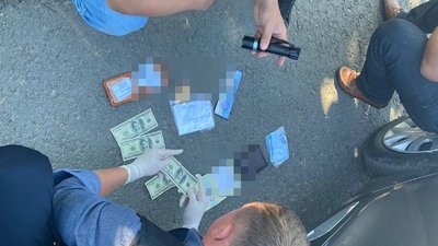 На Прикарпатті на хабарі впіймали посадовця міськрайонного відділу ДСНС