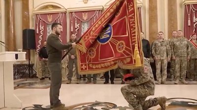 Володимир Зеленський нагородив дві бригади ЗСУ з Львівщини бойовими прапорами