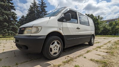 З Португалії на Запорізький напрямок: волонтери передали автівку для військових