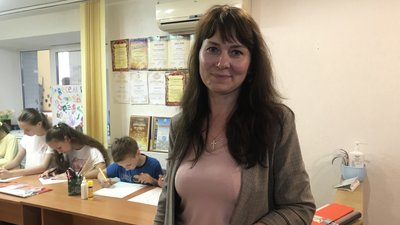 Улюблені кольори – жовтий і блакитний: діти в Житомирі розписували герб та у формі гри знайомилися із Конституцією Улюблені кольори – жовтий і блакитний: діти в Житомирі розписували герб та у формі гри знайомилися із Конституцією