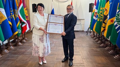 Окупанти додали герб та прапор Мелітополя в російський геральдичний реєстр