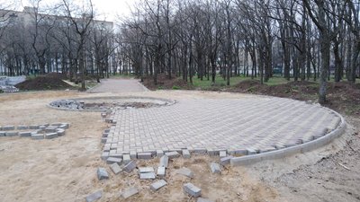 У Миколаєві призупинили реконструкцію скверу У Миколаєві призупинили реконструкцію скверу