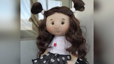 Майстриня з Миколаєва власноруч виготовляє текстильні ляльки